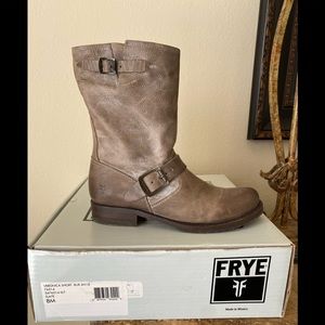 Frye Veronica ankle short boot slate color